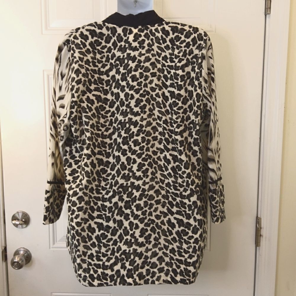 Caribe vintage black and charcoal gray animal print kimono with shoulder pads - Picture 8 of 10